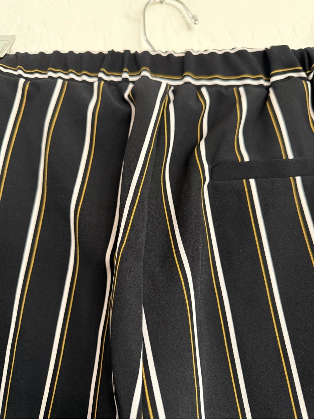 4/$20 BODY BY US Belted Striped Black Tie-Waist Women’s Pants - Large - Picture 5 of 5